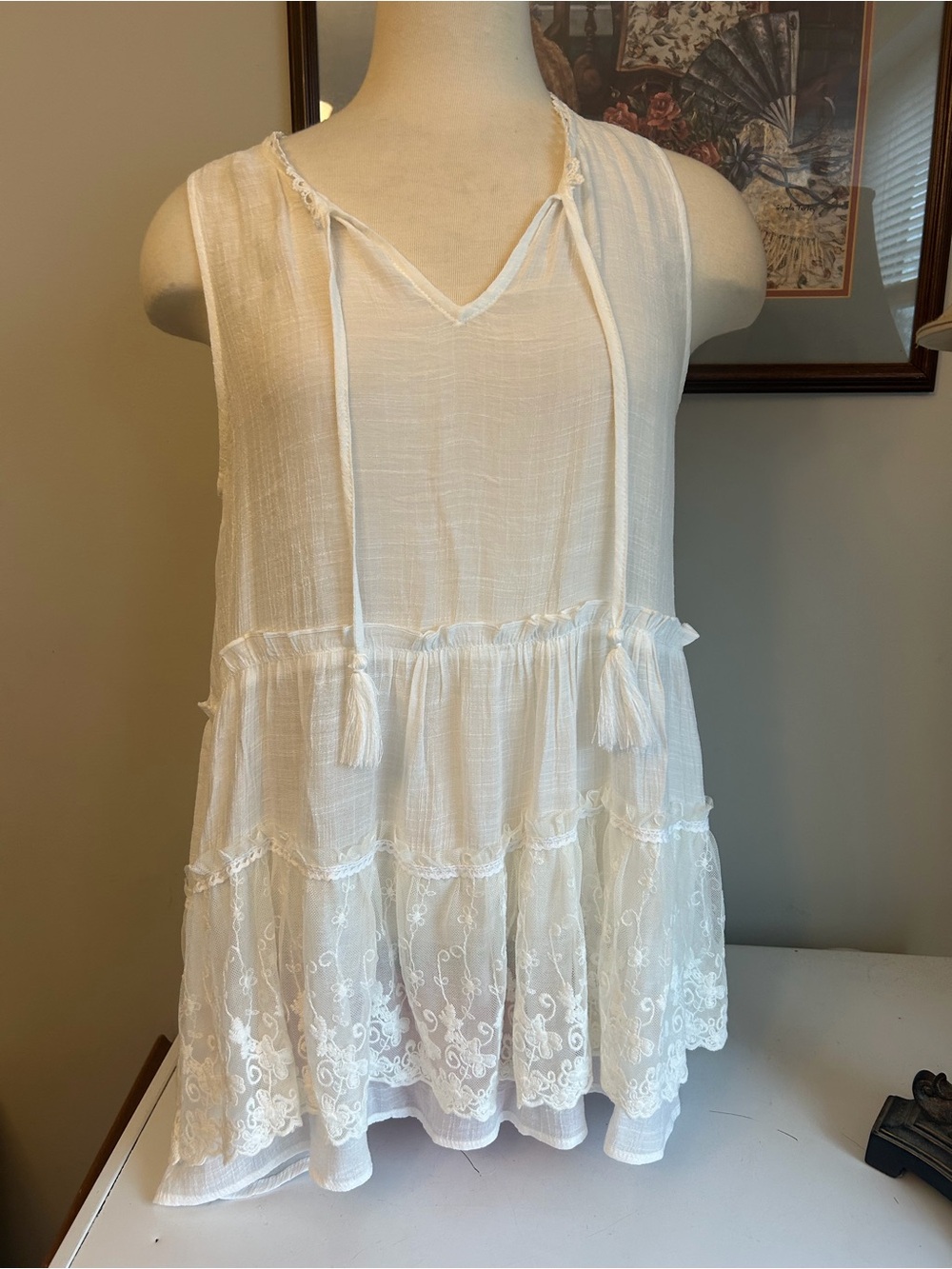 L Love Cream Lace V-Neck Baby Doll Ruffle Peasant Sleeveless Blouse NWT size M